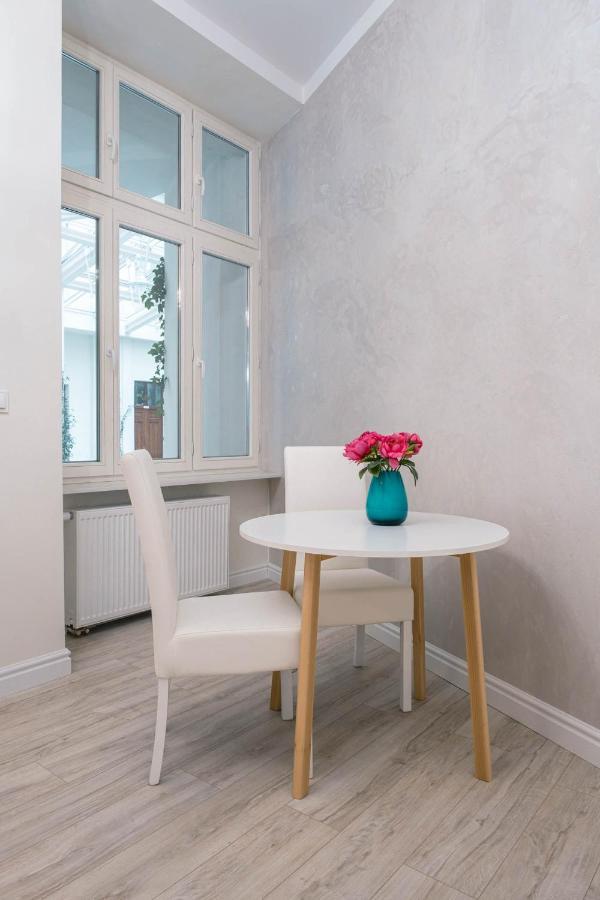 Апартаменты Apartament Grey Pearl Downtown Варшава Экстерьер фото